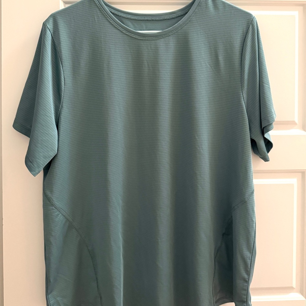 Women’s Large Green Workout Top